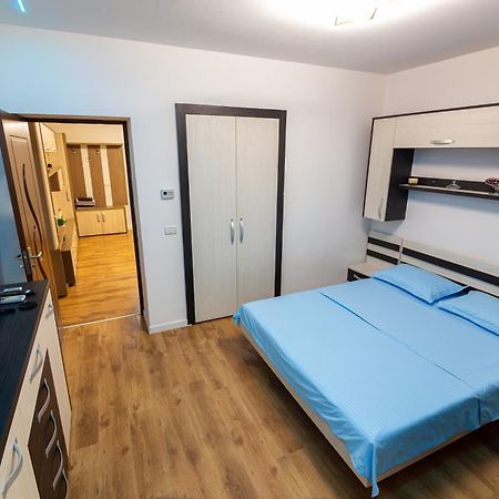 Grayhouse Apartment Арад Екстериор снимка